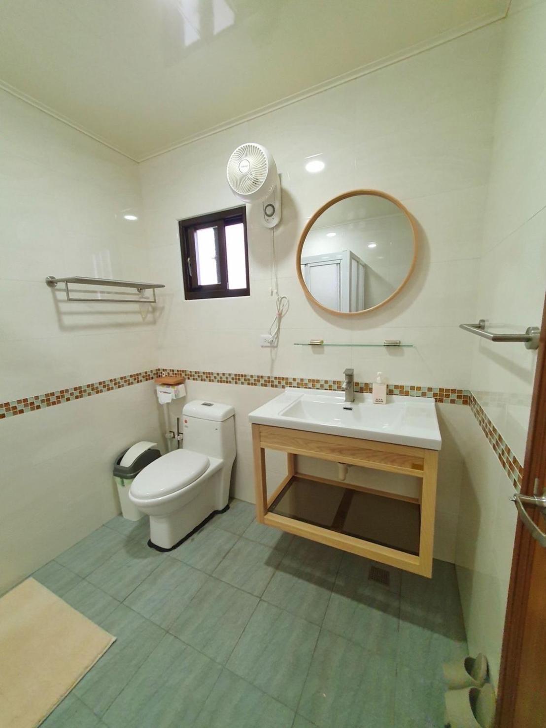 מאקונג Travelers Hostel מראה חיצוני תמונה