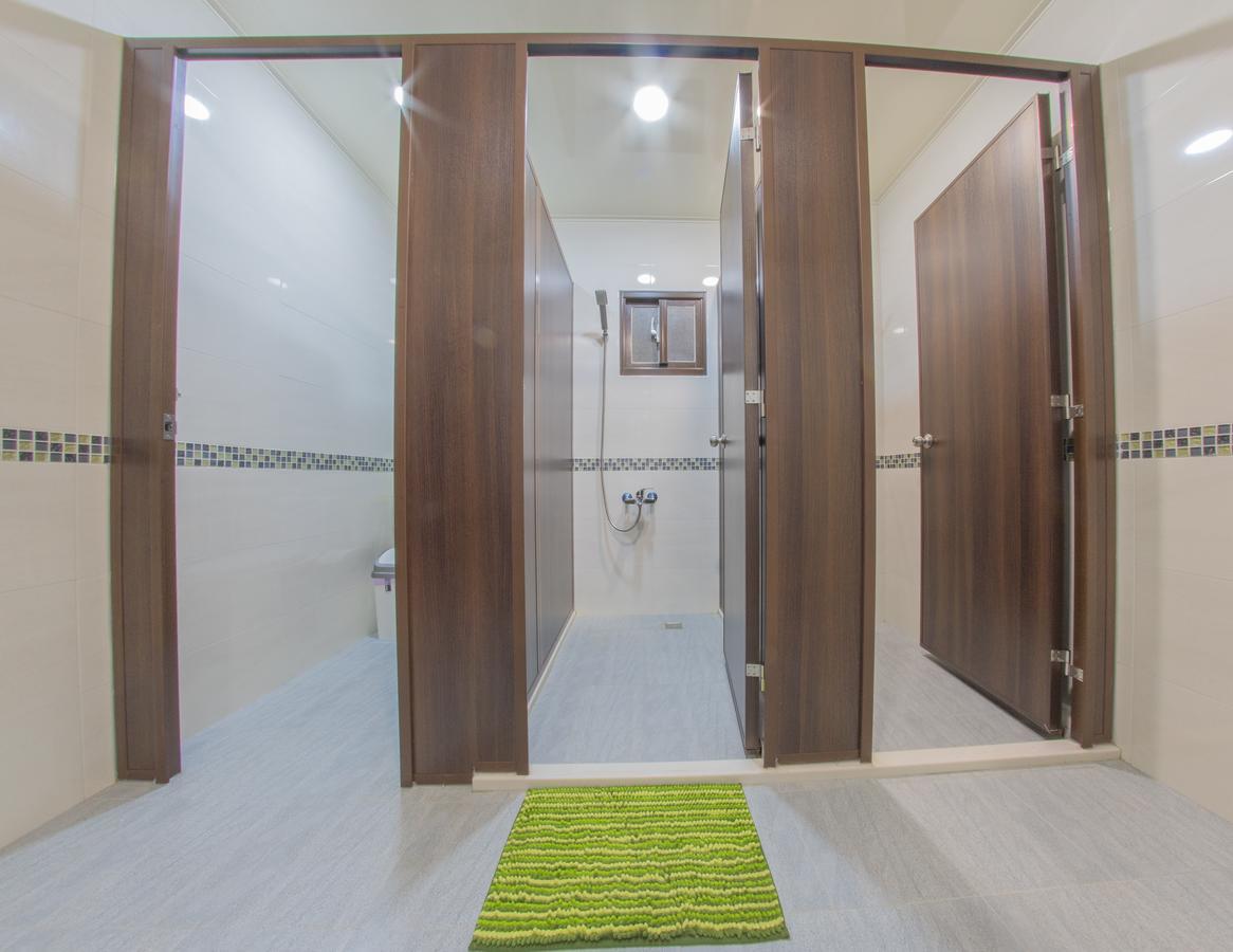 מאקונג Travelers Hostel מראה חיצוני תמונה