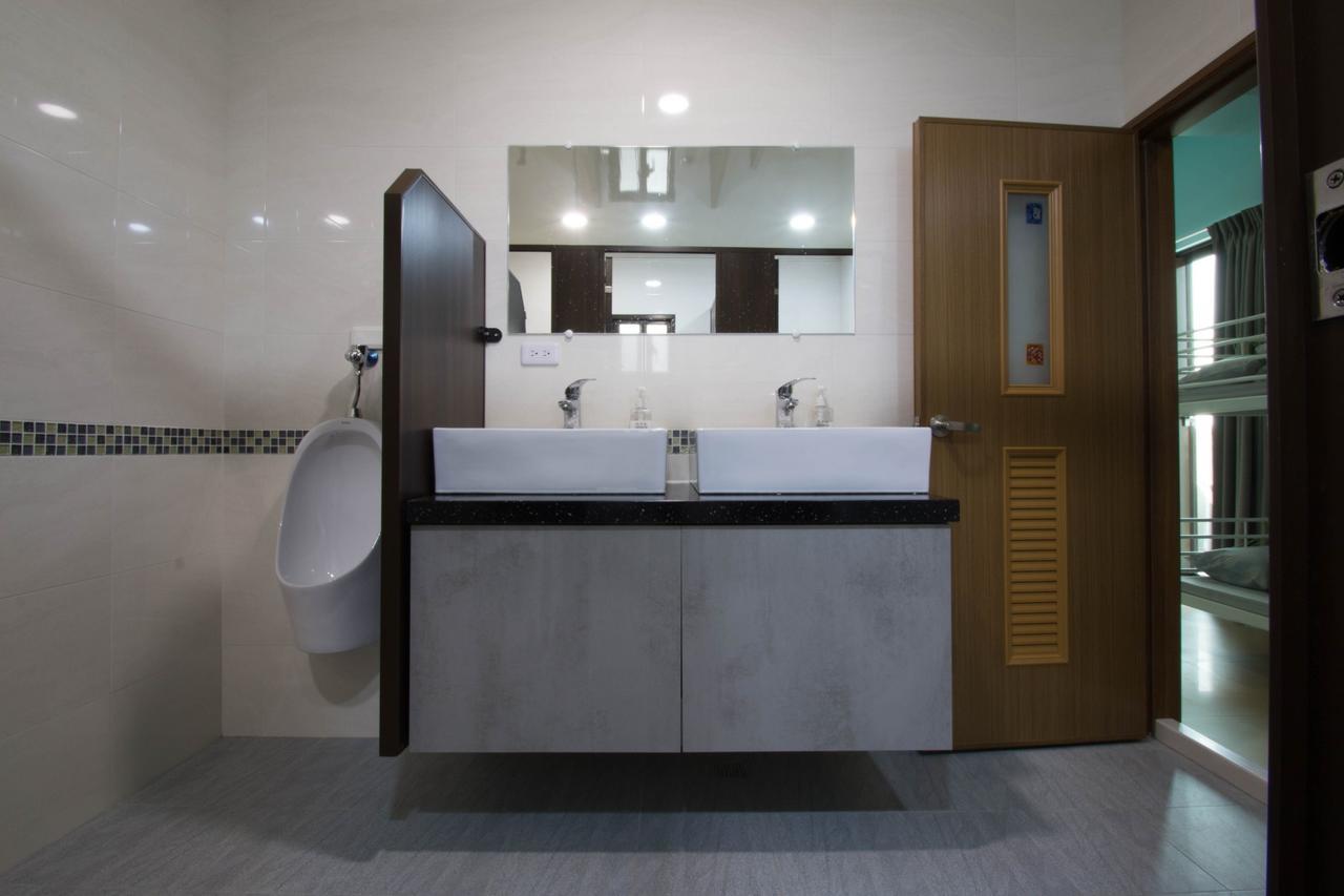 מאקונג Travelers Hostel מראה חיצוני תמונה